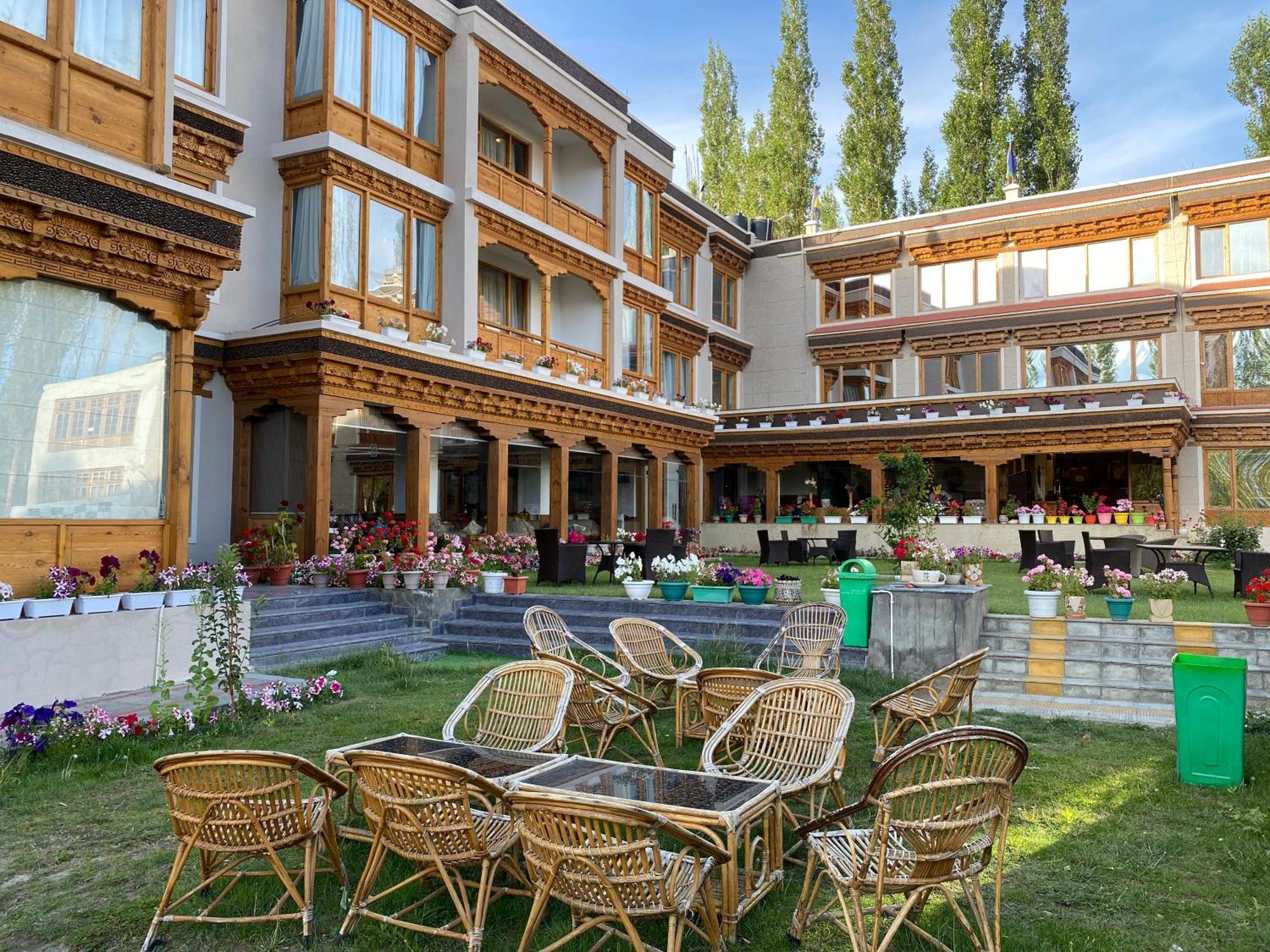 Ladakh Himalayan Retreat Hotel Leh Exterior photo